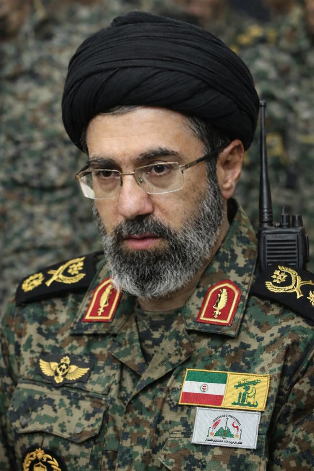 المرشد الإيراني يلوّح بإغلاق مضيق هرمز وفتح جبهات جديدة.. رسالة تصعيدية للشعب الإيراني